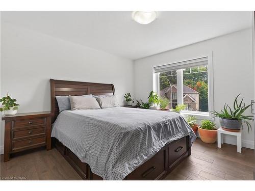 209 Jeffrey Place, Kitchener, ON - Indoor Photo Showing Bedroom