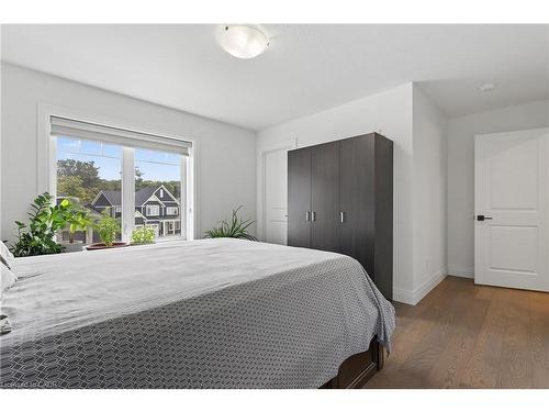 209 Jeffrey Place, Kitchener, ON - Indoor Photo Showing Bedroom