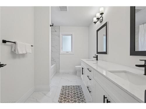 209 Jeffrey Place, Kitchener, ON - Indoor Photo Showing Bathroom