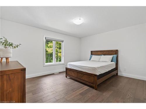 209 Jeffrey Place, Kitchener, ON - Indoor Photo Showing Bedroom