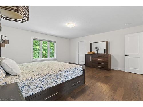 209 Jeffrey Place, Kitchener, ON - Indoor Photo Showing Bedroom