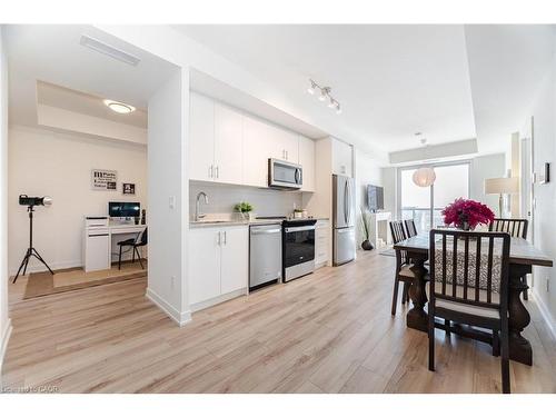 406-335 Wheat Boom Drive, Oakville, ON - Indoor