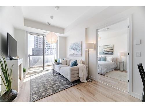 406-335 Wheat Boom Drive, Oakville, ON - Indoor