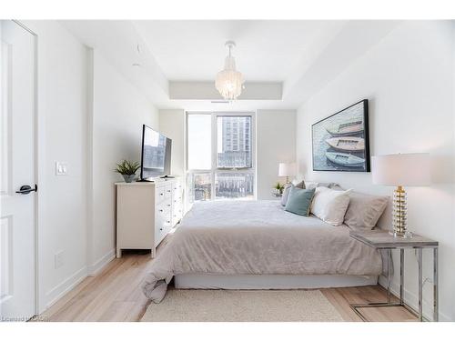 406-335 Wheat Boom Drive, Oakville, ON - Indoor Photo Showing Bedroom