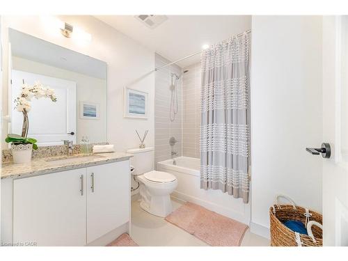406-335 Wheat Boom Drive, Oakville, ON - Indoor Photo Showing Bathroom