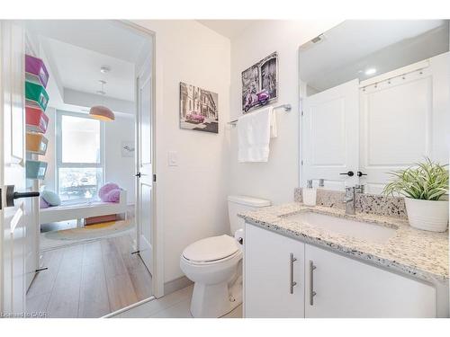 406-335 Wheat Boom Drive, Oakville, ON - Indoor Photo Showing Bathroom