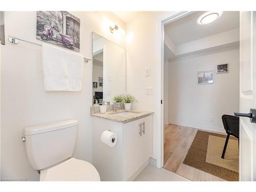 406-335 Wheat Boom Drive, Oakville, ON - Indoor Photo Showing Bathroom