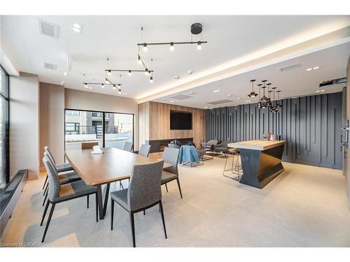 406-335 Wheat Boom Drive, Oakville, ON - Indoor