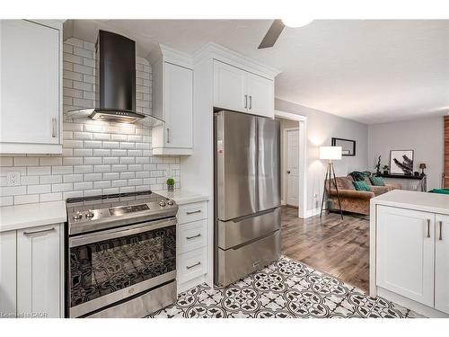 383 East 24Th Street, Hamilton, ON - Indoor Photo Showing Kitchen