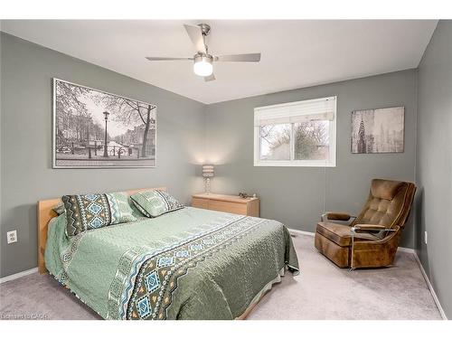 383 East 24Th Street, Hamilton, ON - Indoor Photo Showing Bedroom