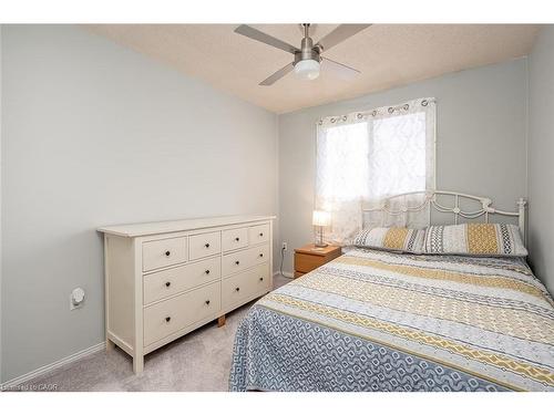 383 East 24Th Street, Hamilton, ON - Indoor Photo Showing Bedroom