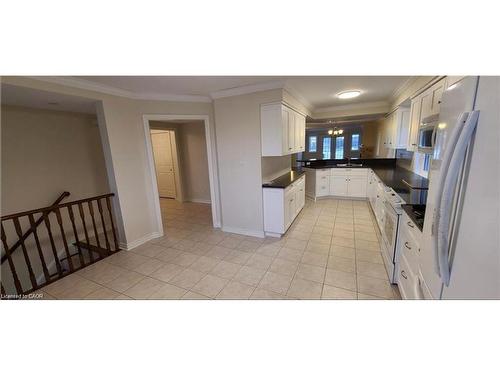 520 Silken Lauamnn Drive, Newmarket, ON - Indoor Photo Showing Kitchen