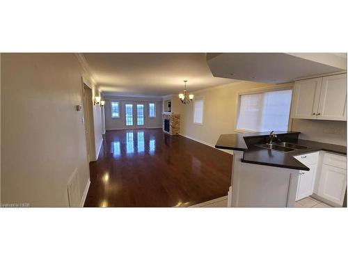 520 Silken Lauamnn Drive, Newmarket, ON - Indoor