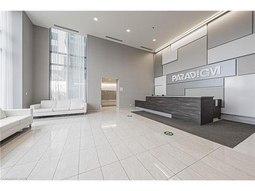 2001-2093 Fairview Street, Burlington, ON - Indoor Photo Showing Other Room