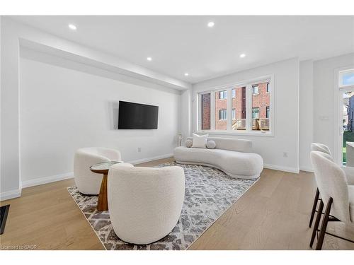 16 Sagewood Drive, Hamilton, ON - Indoor Photo Showing Living Room