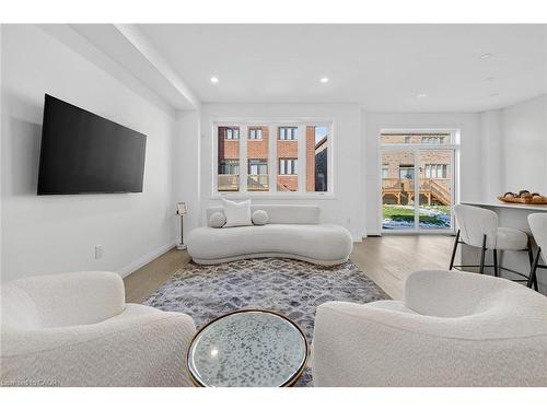 16 Sagewood Drive, Hamilton, ON - Indoor Photo Showing Living Room