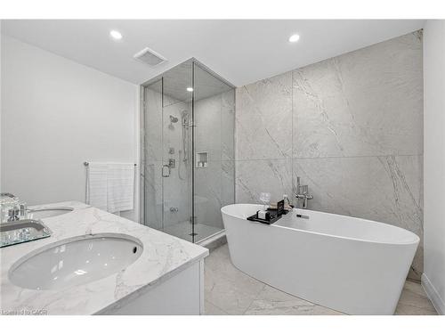 16 Sagewood Drive, Hamilton, ON - Indoor Photo Showing Bathroom
