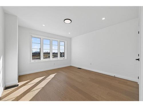 16 Sagewood Drive, Hamilton, ON - Indoor Photo Showing Other Room