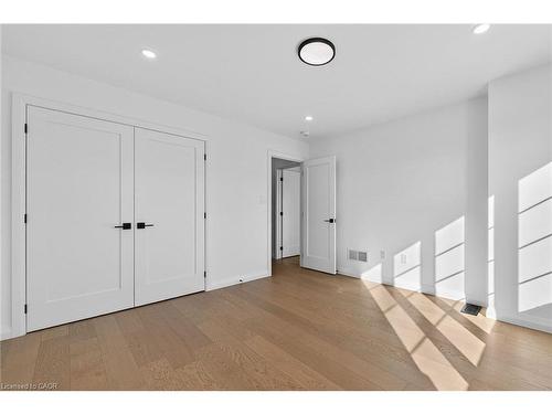 16 Sagewood Drive, Hamilton, ON - Indoor Photo Showing Other Room