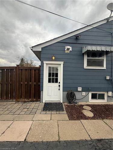 Lower-419 Talbot Street, Hamilton, ON - Outdoor