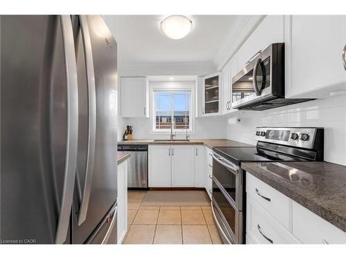 45 Hemlock Way, Grimsby, ON - Indoor Photo Showing Kitchen