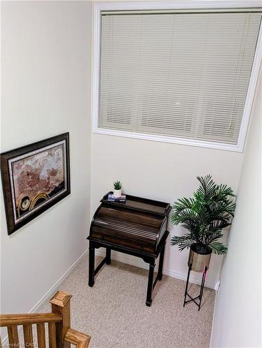 45 Hemlock Way, Grimsby, ON - Indoor Photo Showing Other Room