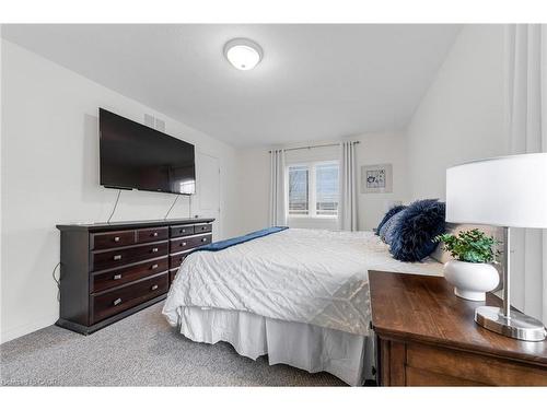 45 Hemlock Way, Grimsby, ON - Indoor Photo Showing Bedroom