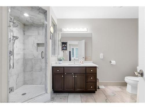 45 Hemlock Way, Grimsby, ON - Indoor Photo Showing Bathroom