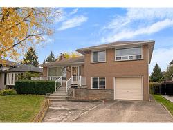 1394 Strathy Avenue  Mississauga, ON L5E 2L3