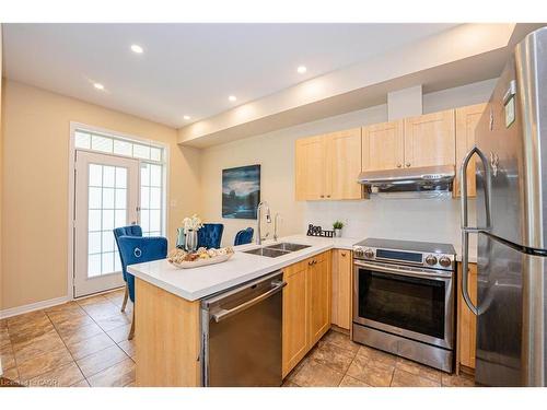 43-21 Diana Avenue, Brantford, ON - Indoor Photo Showing Kitchen With Double Sink