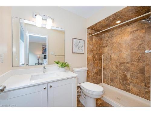 43-21 Diana Avenue, Brantford, ON - Indoor Photo Showing Bathroom