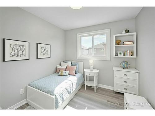 78 Barwood Crescent, Kitchener, ON - Indoor Photo Showing Bedroom