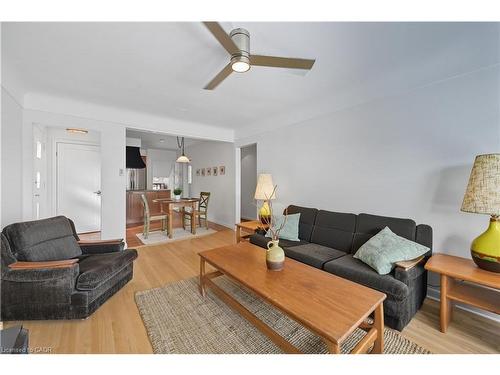23 Percy Court, Hamilton, ON - Indoor Photo Showing Living Room