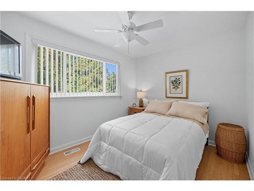 23 Percy Court, Hamilton, ON - Indoor Photo Showing Bedroom