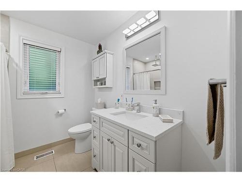 23 Percy Court, Hamilton, ON - Indoor Photo Showing Bathroom