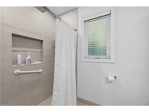 23 Percy Court, Hamilton, ON - Indoor Photo Showing Bathroom