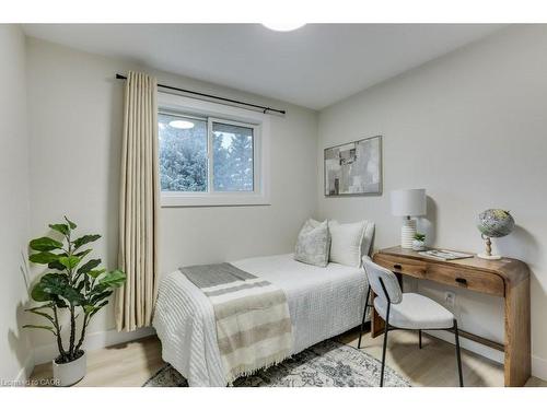 1855 Marconi Boulevard, London, ON - Indoor Photo Showing Bedroom