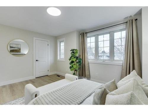 1855 Marconi Boulevard, London, ON - Indoor Photo Showing Bedroom