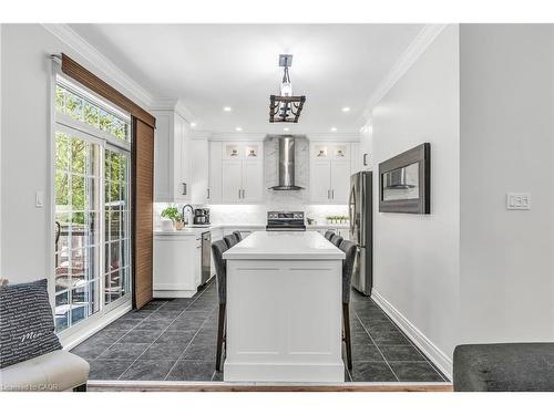 273 Duskywing Way, Oakville, ON - Indoor Photo Showing Laundry Room