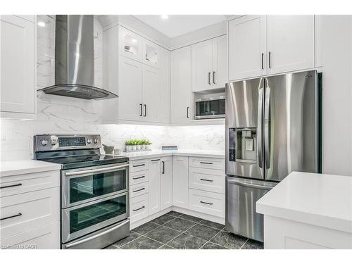 273 Duskywing Way, Oakville, ON - Indoor Photo Showing Kitchen With Stainless Steel Kitchen With Upgraded Kitchen