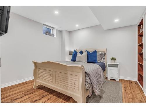 273 Duskywing Way, Oakville, ON - Indoor Photo Showing Bedroom