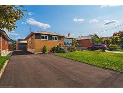 131 Welbourn Drive  Hamilton, ON L9A 3N5