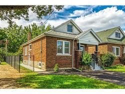 LOWER-126 Auburn Avenue  Hamilton, ON L8K 3B2