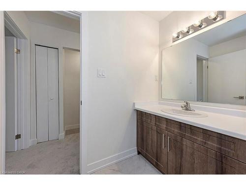 65 Woodman Drive N, Hamilton, ON - Indoor Photo Showing Bathroom