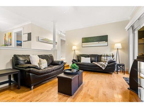 46 Wadsworth Circle, Brampton, ON - Indoor Photo Showing Living Room