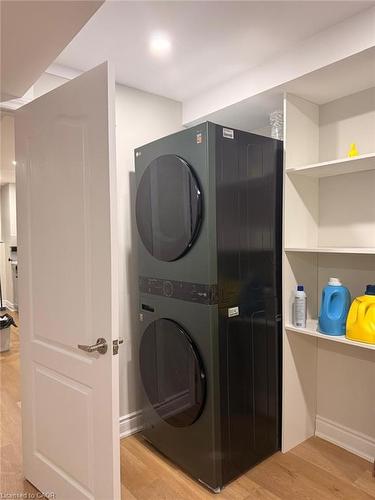 Lower-9 Macklin Street, Brantford, ON - Indoor Photo Showing Laundry Room
