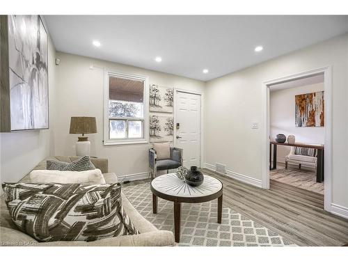 230 Mcanulty Boulevard, Hamilton, ON - Indoor