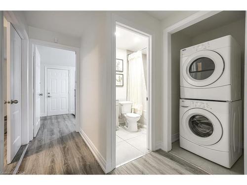 230 Mcanulty Boulevard, Hamilton, ON - Indoor Photo Showing Laundry Room