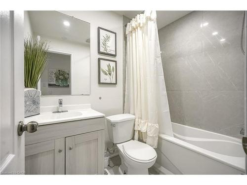 230 Mcanulty Boulevard, Hamilton, ON - Indoor Photo Showing Bathroom