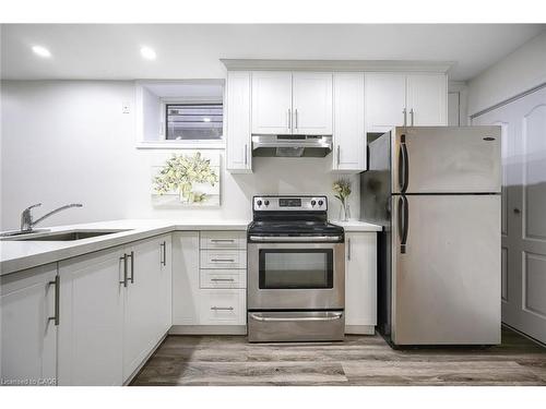 230 Mcanulty Boulevard, Hamilton, ON - Indoor Photo Showing Kitchen
